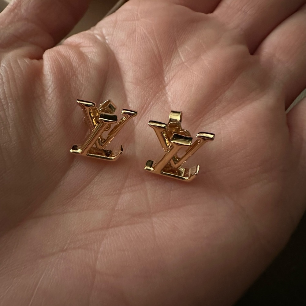 Louis Vuitton Earrings - Picture 4 of 6